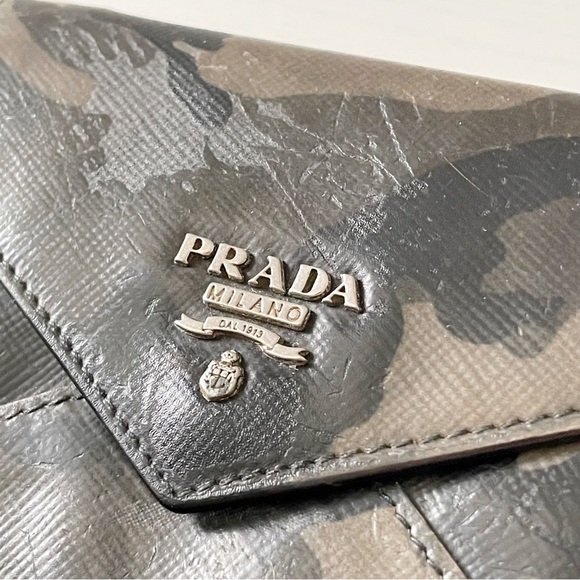 Prada camo print leather envelope style card coin snap wallet - Picture 2 of 10
